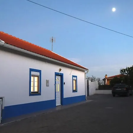 Casa Dos Rouxinóis - With Patio&barbecue Villa